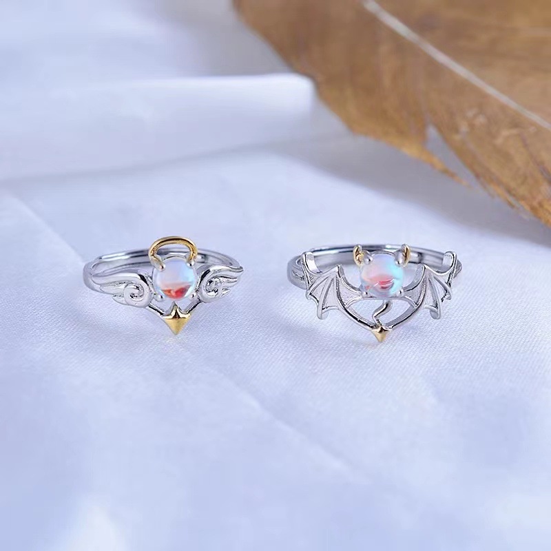 Perhiasan Cincin Zircon Bentuk Hati Dan Iblis Dua Warna Gaya Korea Untuk Wanita