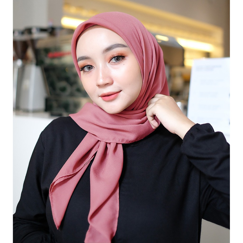 Vallina Outfit - Hijab Segi Empat Polos | Basic Plain Jilbab Bella Square Pollycotton Premium-Dusty