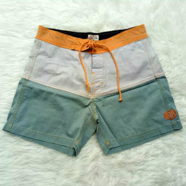 Preloved boardshort deus ex machina original celana pendek pria