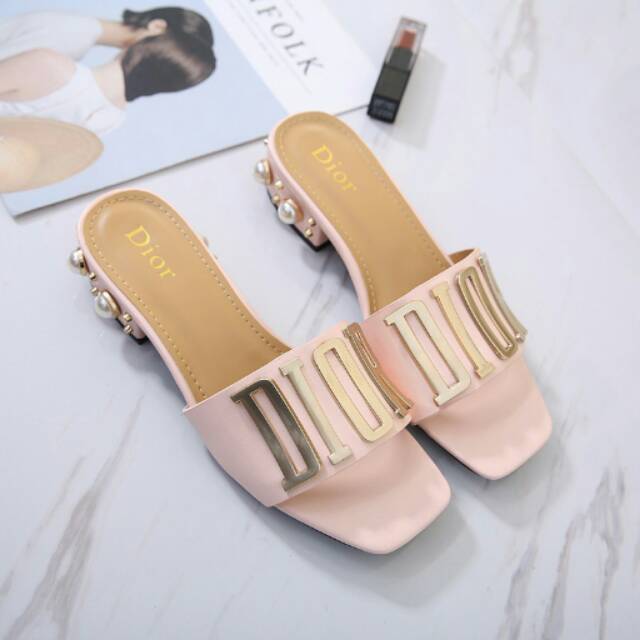 Sendal dior