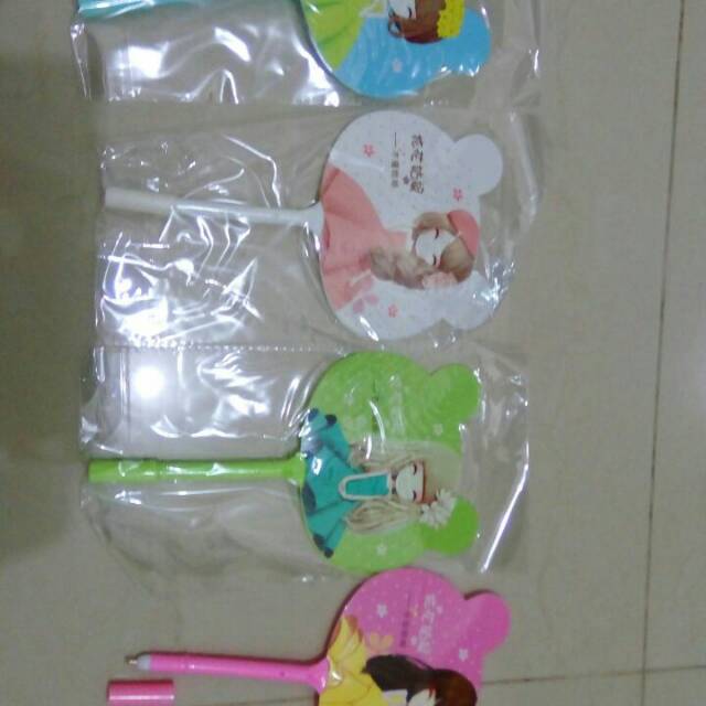 

Pulpen Bentuk Kipas Motif Girl Aikatsu