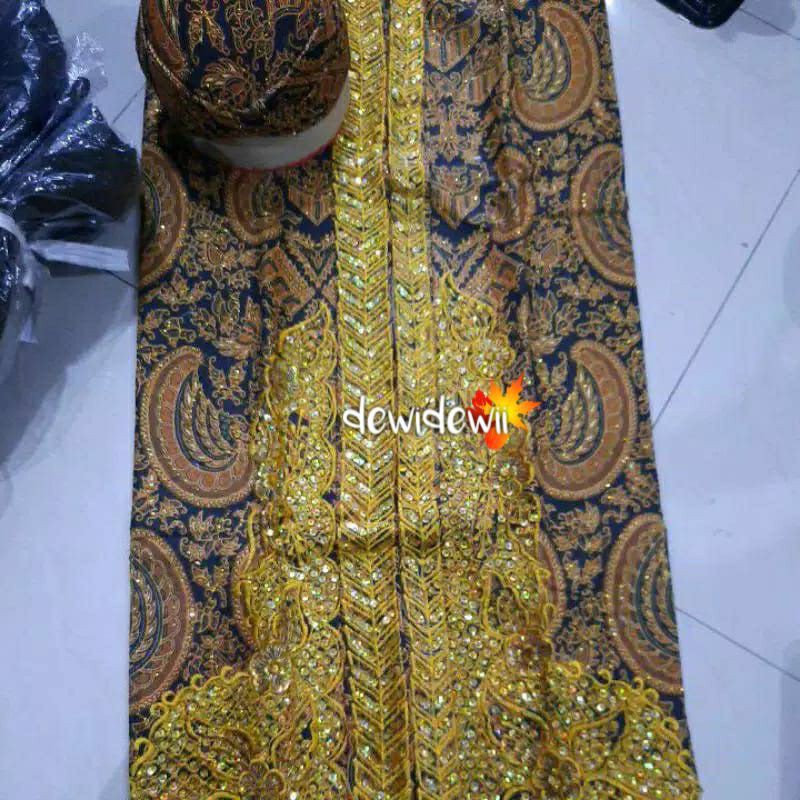 Sepasang Jarik Payet + Blangkon, Motif Semen Romo