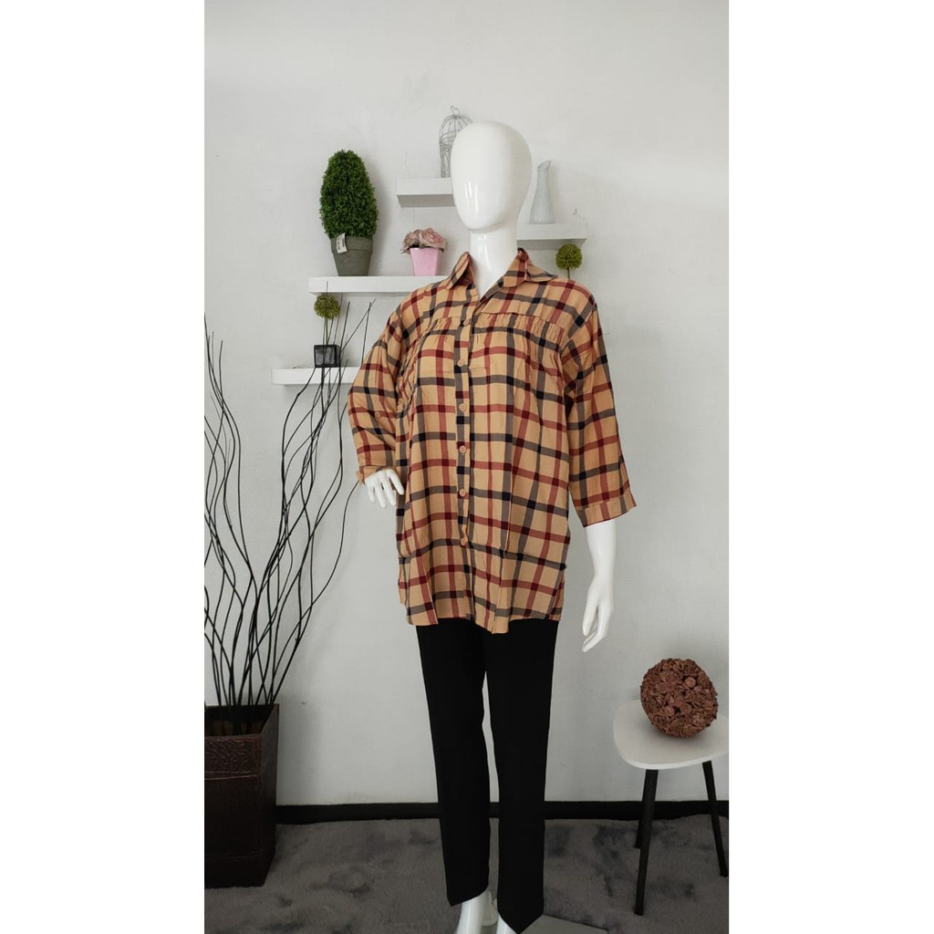 Blouse Jumbo Wanita Motif Kotak-Kotak