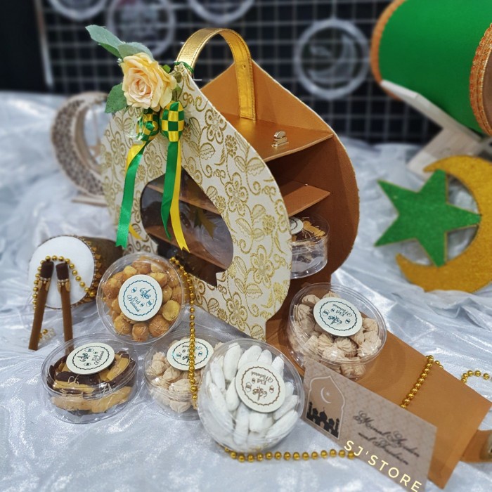 

Box lebaran hampers idul fitri parcel toples banyak warna emas