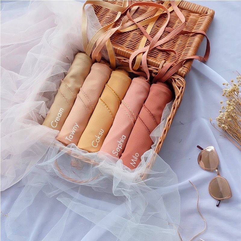 Maryam Bergo crochet Maryam Bergo embroidery