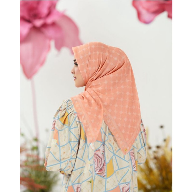 New Xanadu monogram scarf "CARROT"