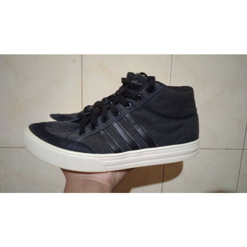 Sepatu second adidas high