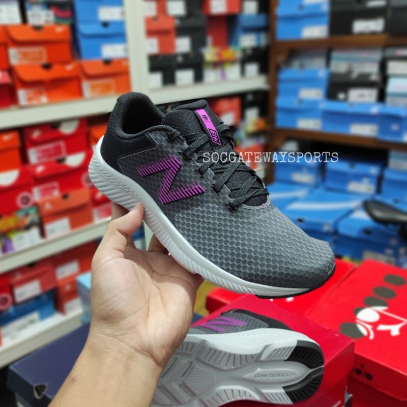 New Balance Sport 413 v1 Women Running size 37 Original 100% BNIB - NEW BALANCE RUNNING WOMEN