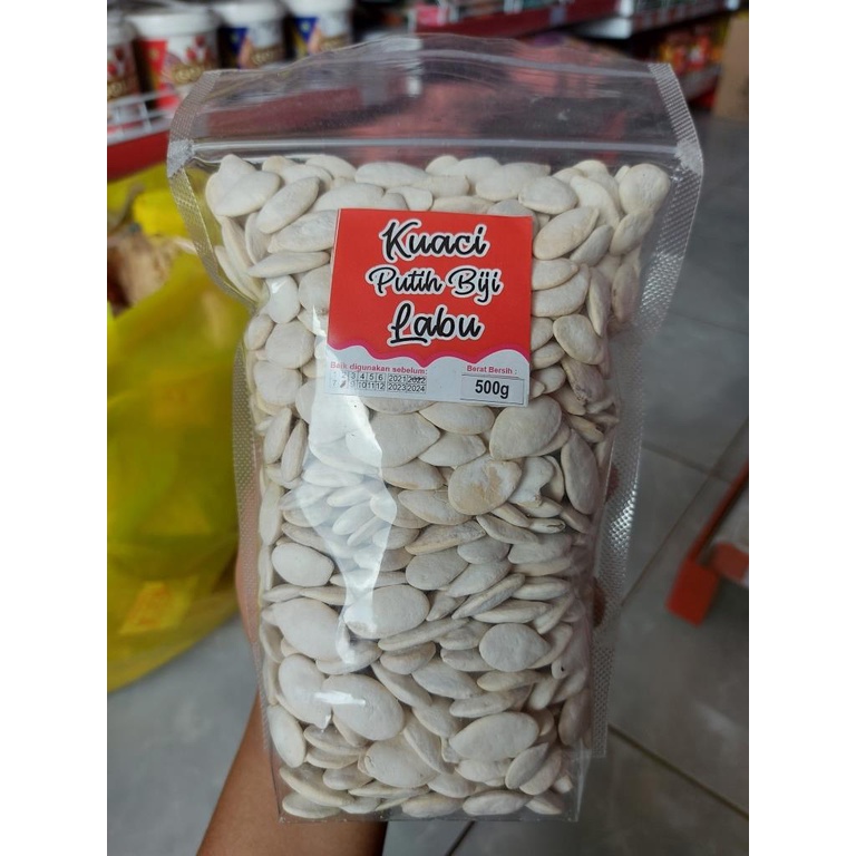 

Kuaci Biji Labu Asin 500g | kuwaci biji waluh masin | cemilan asik | makanan ringan