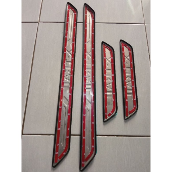 DOOR SILL PLATE SIDE SCUFF PLATE NISSAN XTRAIL X-TRAIL T31 2008 2014