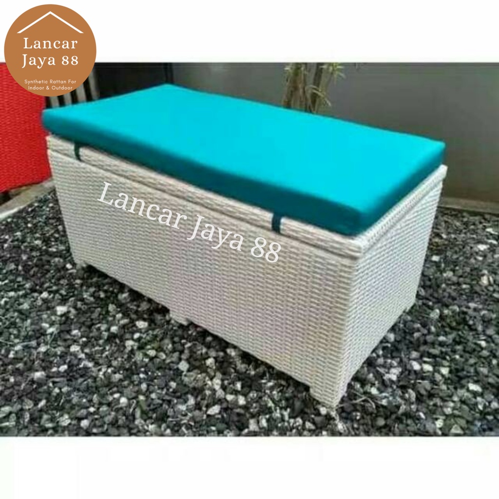 Sofa Peti Rotan Sintetis