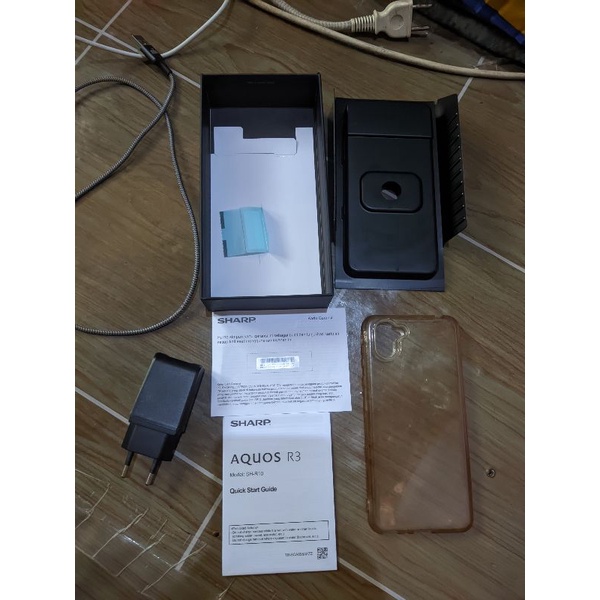 Sharp Aquos R3 Resmi