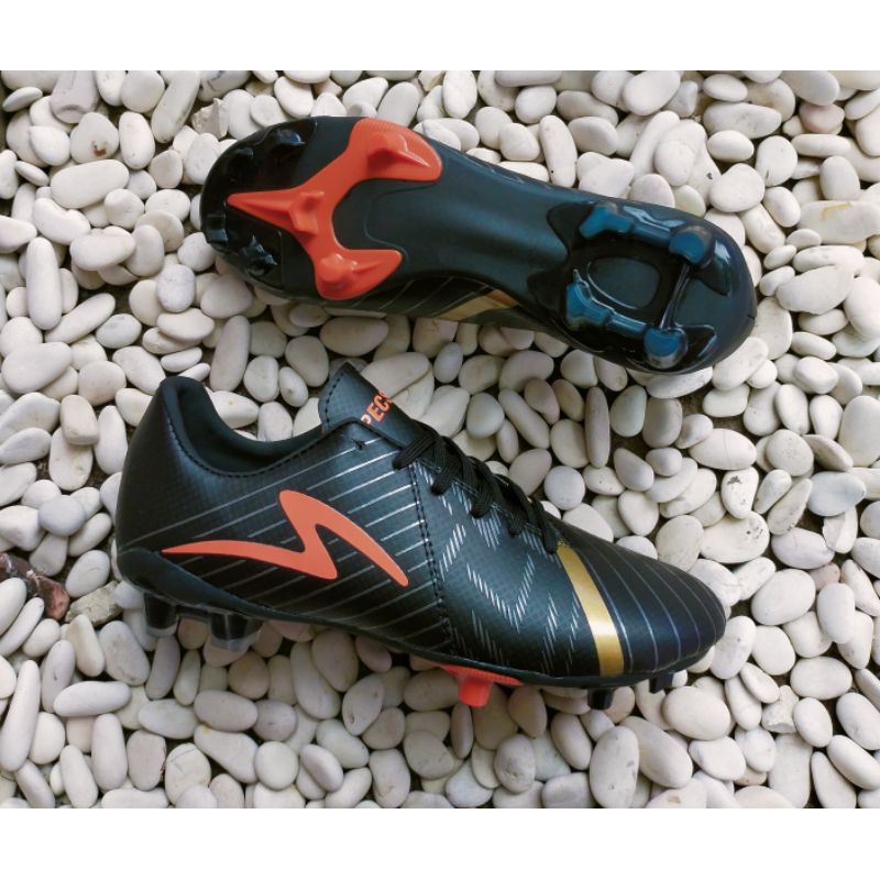 sepatu bola terbaru 2021, specs slaz hitam