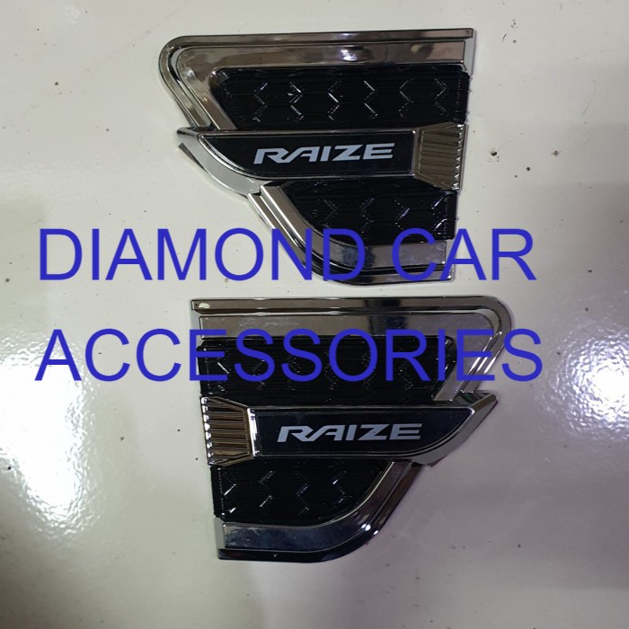 Emblem side ventilator hitam list chrome toyota Raize.