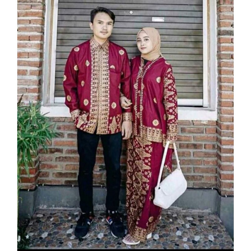 Couple batik songket