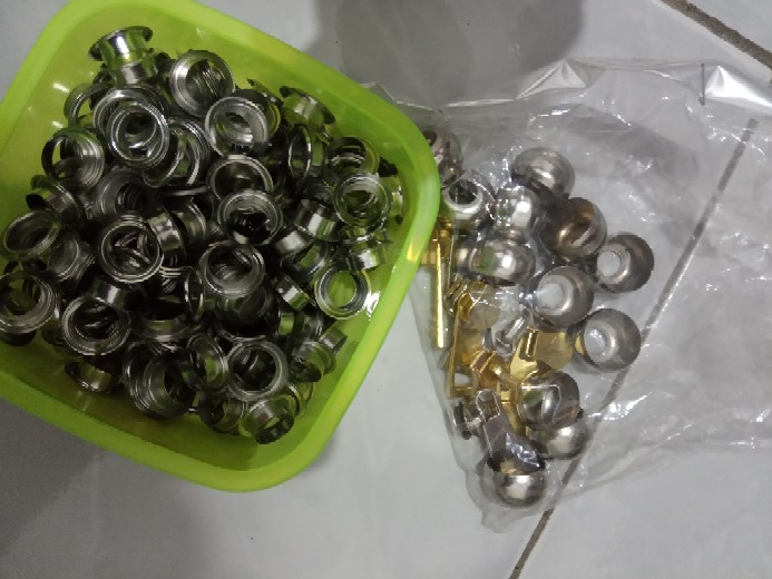 Mata Ayam V24 Ukuran Lubang 10 Mm/100 Pcs + Ring Belakang