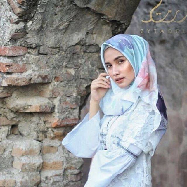 Hijab Preloved Zyta Delia