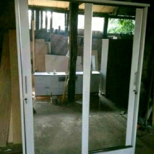 Lemari pul kaca pintu 2 sleding