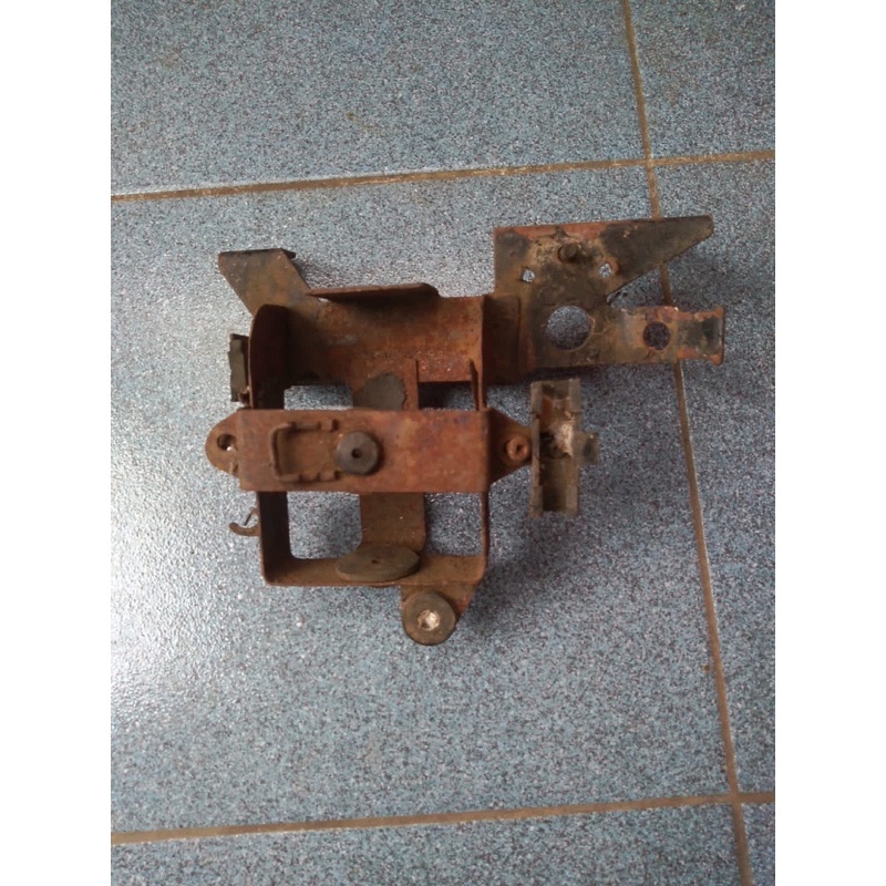 Braket Bracket Pangkon Dudukan Wadah Aki Accu Honda GL100 GL125 Original