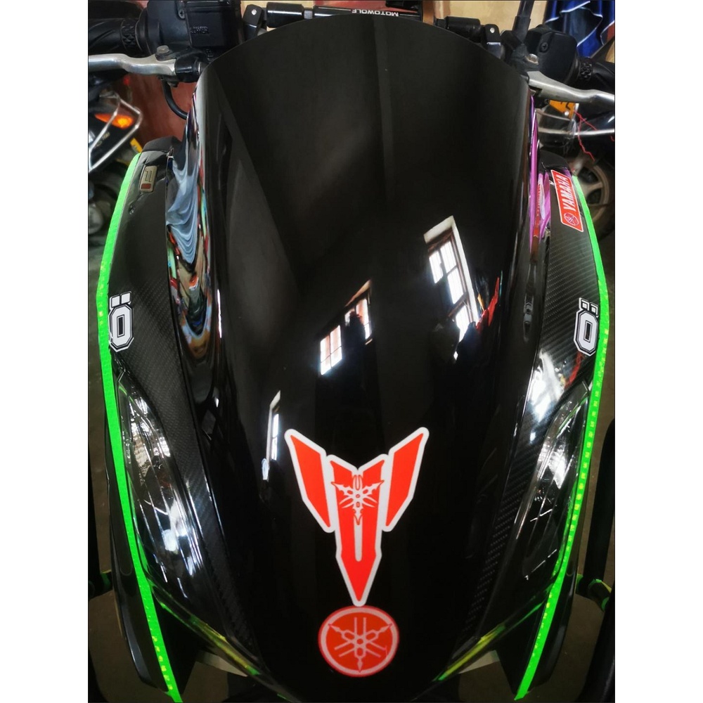 YAMAHA Reflektif Sepeda Motor Stiker Laser Dekorasi Stiker Motorcross Logo Stiker Helm Dekorasi Mobil Tangki Bahan Bakar Stiker