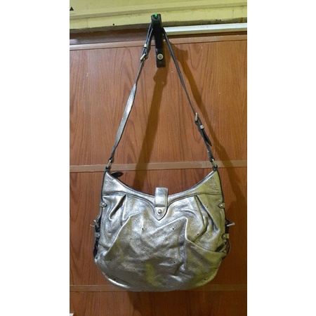 LV MAHINA GEUNIE LEATHER SILVER
