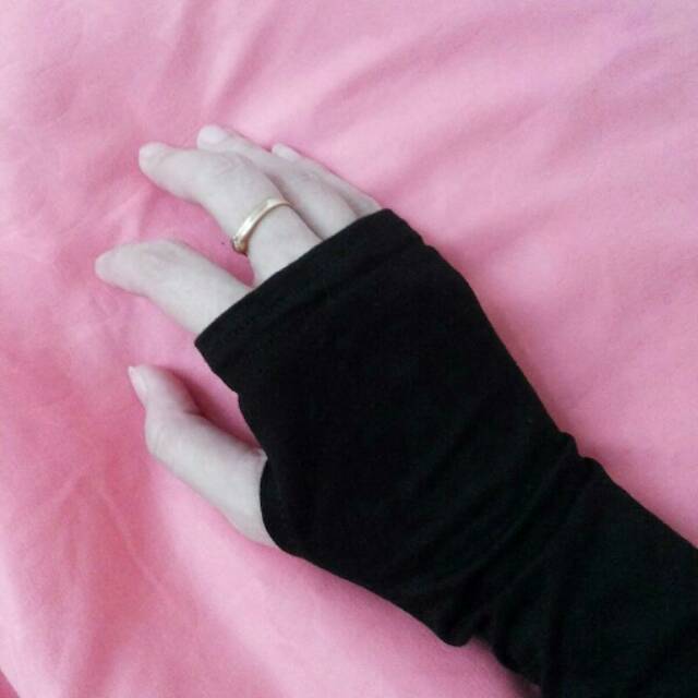 [SATUAN] Handsock jempol Ahsana