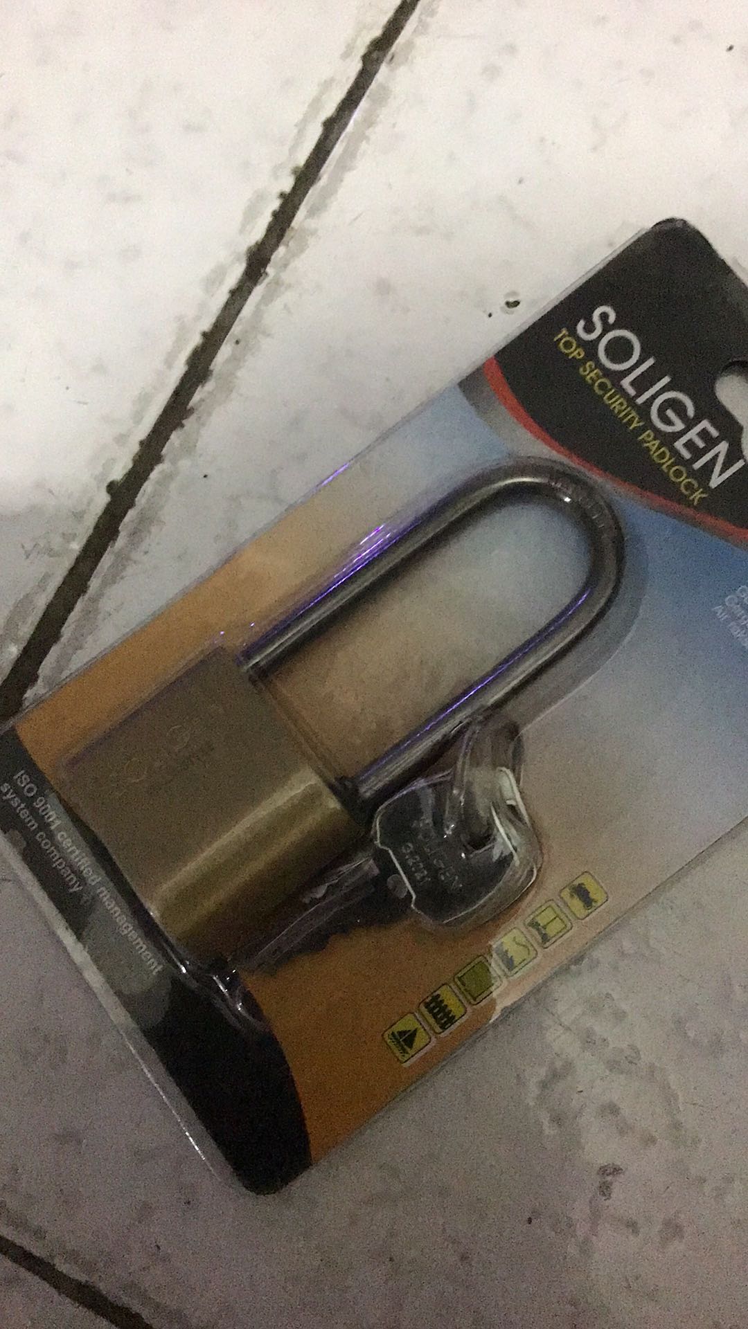 Gembok Soligen Baja Hitam 40 Mm Panjang