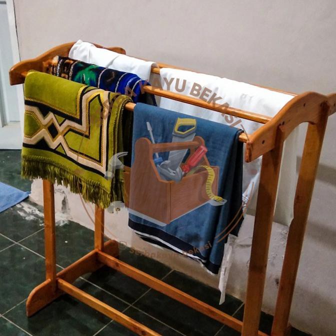 rak jemuran handuk kayu