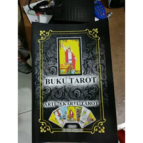 Buku Tarot Arti 78 Kartu Tarot dengan kartu rider tarot