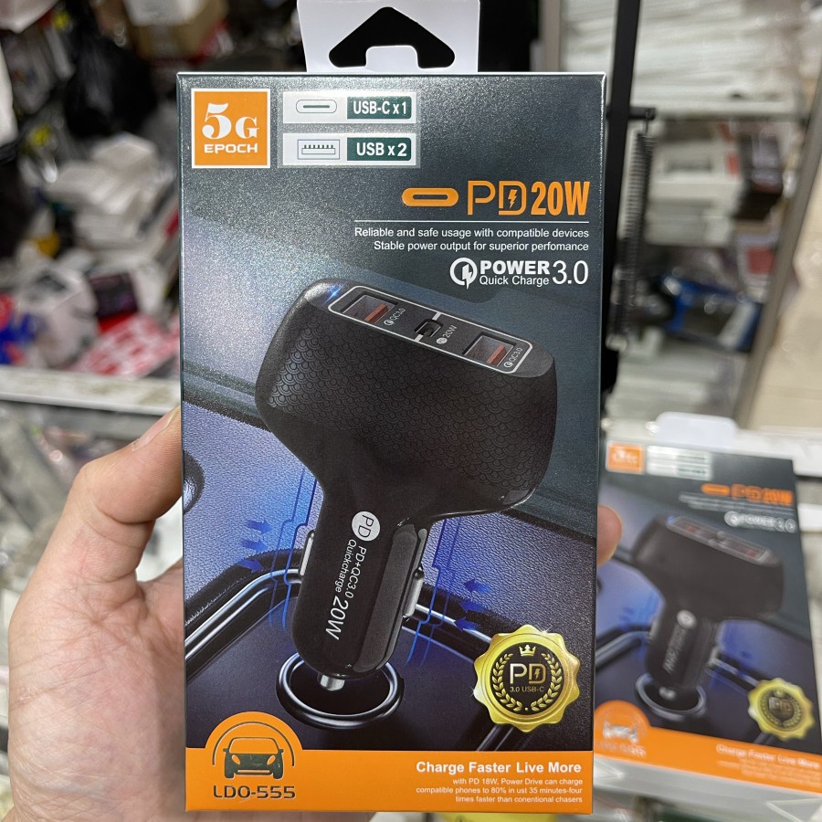 Charger mobil dan motor quick charging 3.0 3 in 1 2 usb port and 1 type-c port