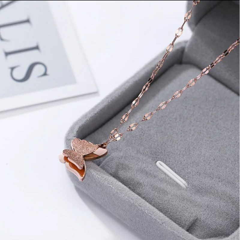 Kalung Titanium Model Liontin Satu Kupu - Kupu Tersedia Warna Rose Gold, Gold dan Silver