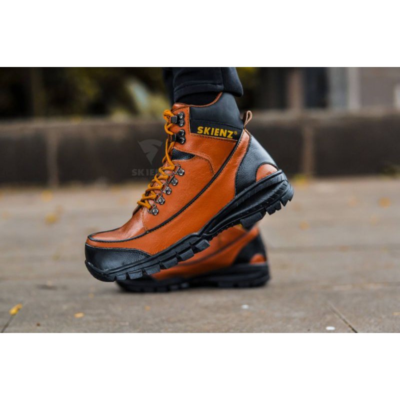 Sepatu boots pria SKIENZ ARGON safety