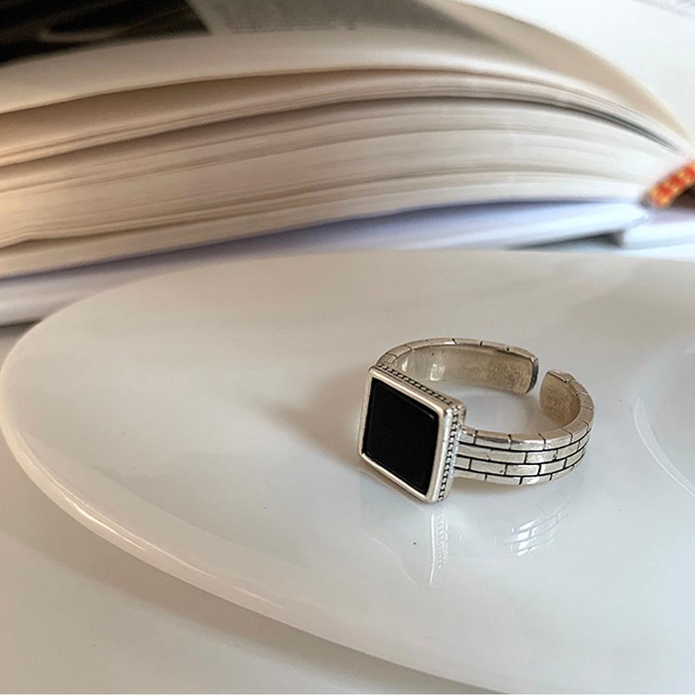 Needway Cincin Jari Punk Jalan Wanita Hitam Drop Glaze Angka Romawi Geometris Bulat