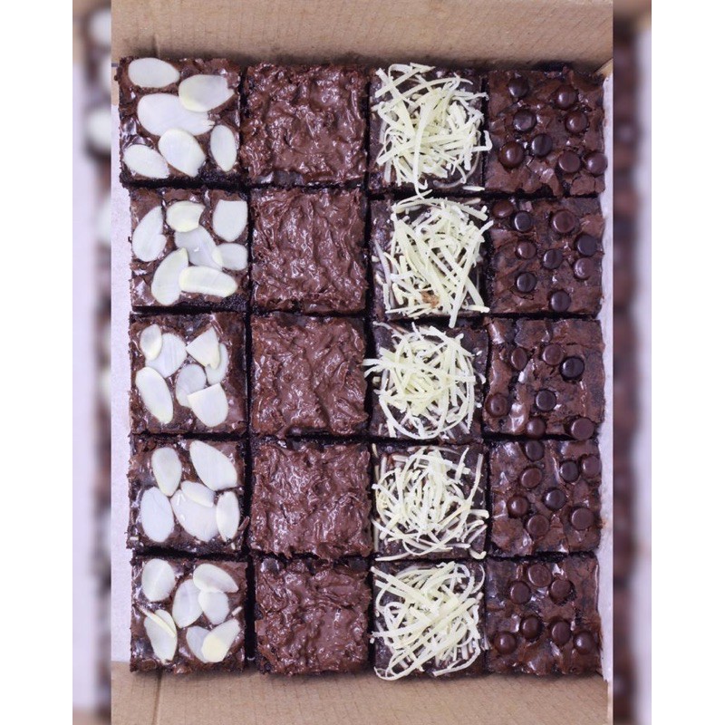 

Brownies Panggang 4 Rasa isi 20 slices