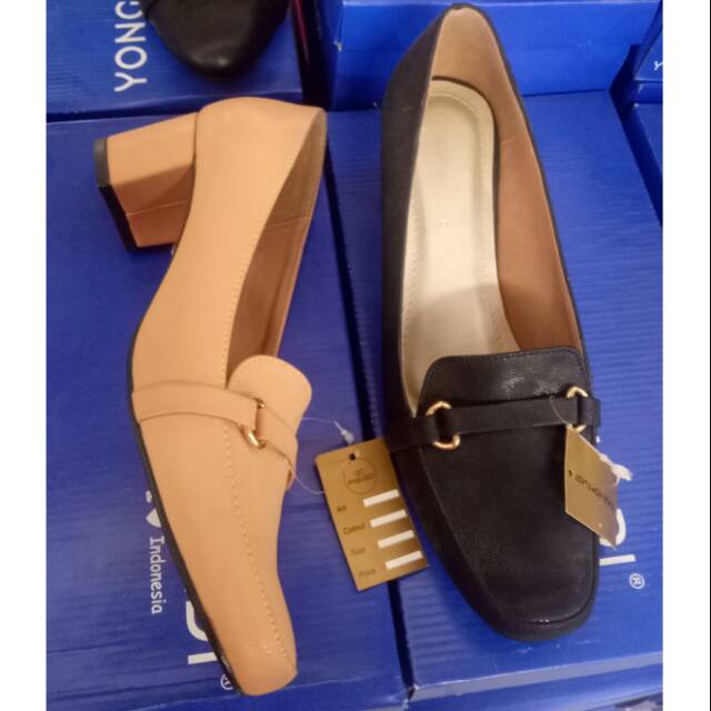 Yongki komaladi sepatu wanita