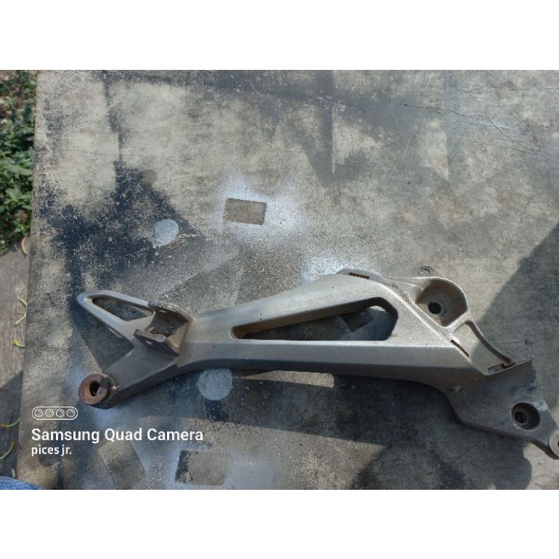 postep bancik belakang supra 125 non cakram kanan saja