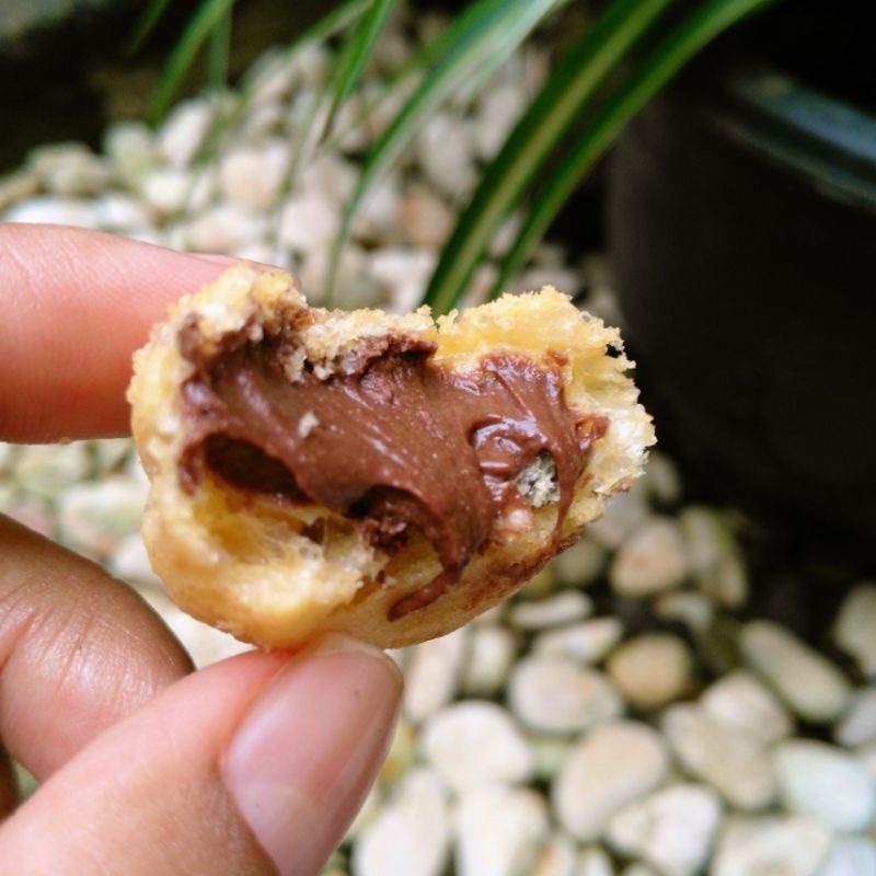 

Soes coklat 200 gr / snack manis cemilan keripik kue kering kue sus