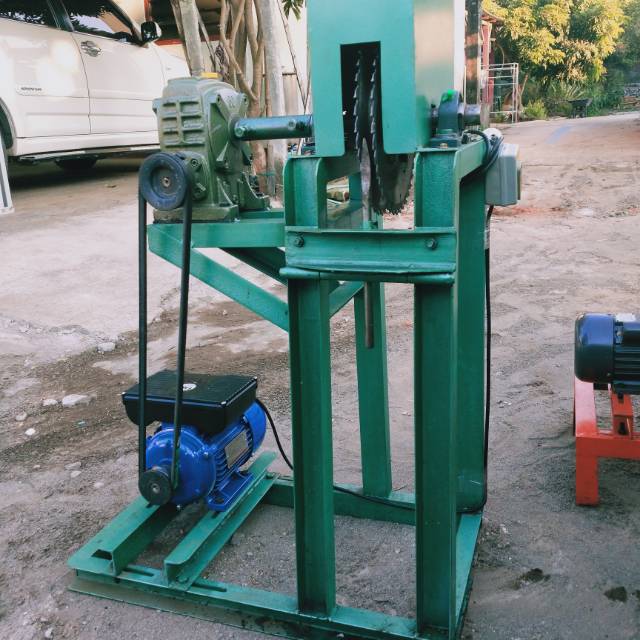 Mesin Kupas / pengupas / pencukil batok kelapa