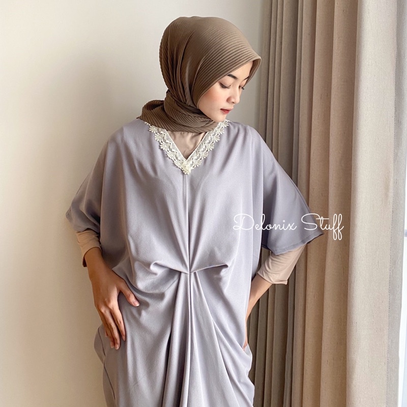 Diniyan lace kaftan