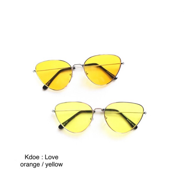 Kacamata cat eyes