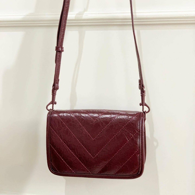 TAS SELEMPANG WANITA CHARLES AND KEITH/TAS BEST SELLER/ C91330