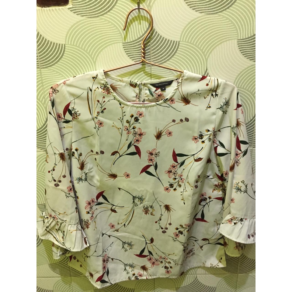 (Preloved) Blouse The Executive Ruffle/Kemeja Kerja/Blouse Executive/Kemeja The Executive/Blouse Wan