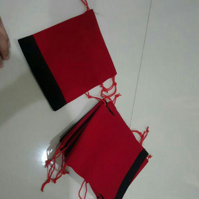 Pouch Kantong Serut Bahan Bludru (beludru Polos)