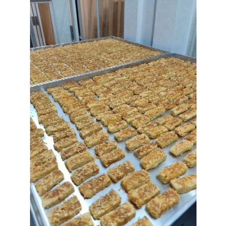 

GURIH & CAROL S KASTENGEL OMA YUMMY KITCHEN BY XCD521XS