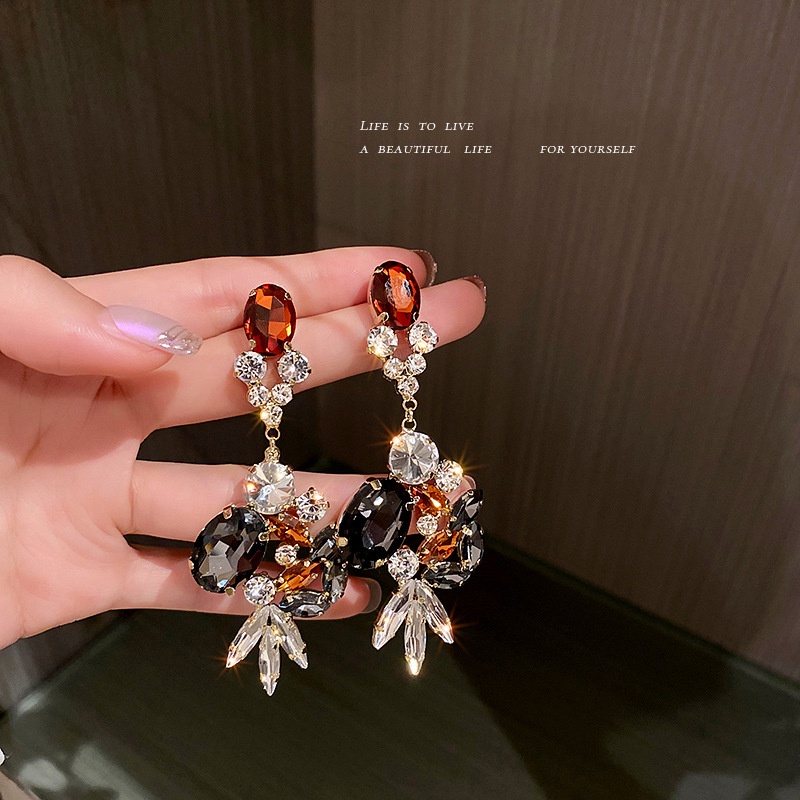 Anting Gantung Panjang Model Rumbai Kristal / Berlian Retro Mewah Untuk Wanita