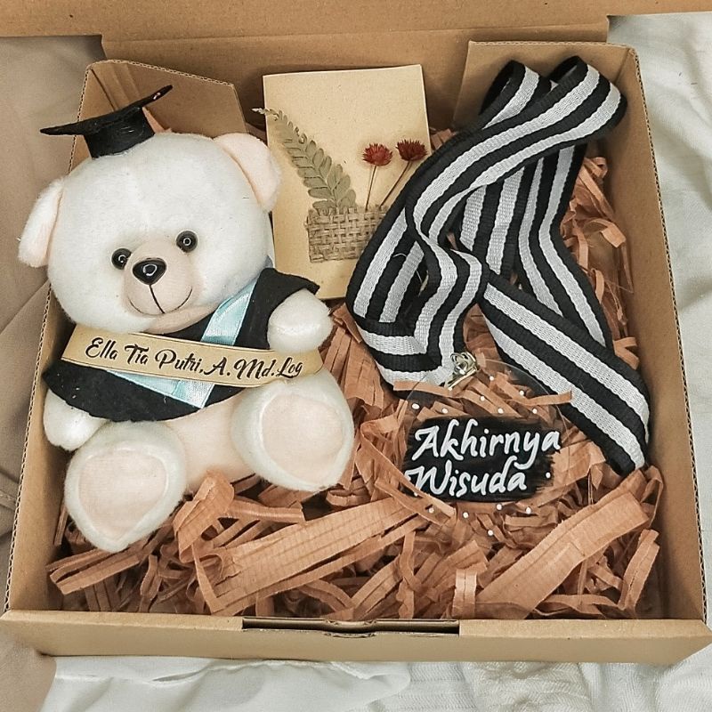 

Hampers Wisuda Boneka Medali/Hampers Ulang Tahun