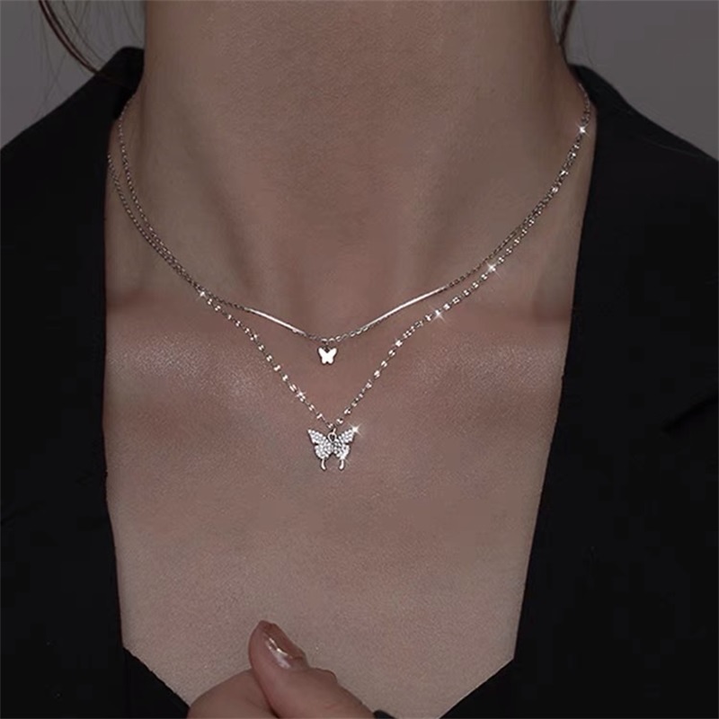 Kalung Double Layer Dengan Liontin Butterfly Aksen Berlian Untuk Wanita