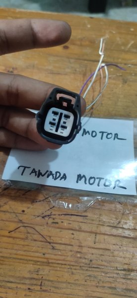 SOKET HEADLAMP FEMALE 4PIN LAMPU DEPAN TOYOTA VIOS