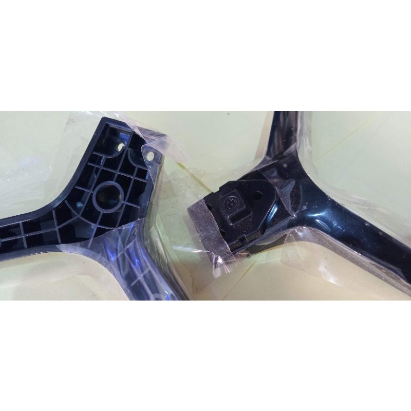 Kaki stand tv led polytron 24 inch baru