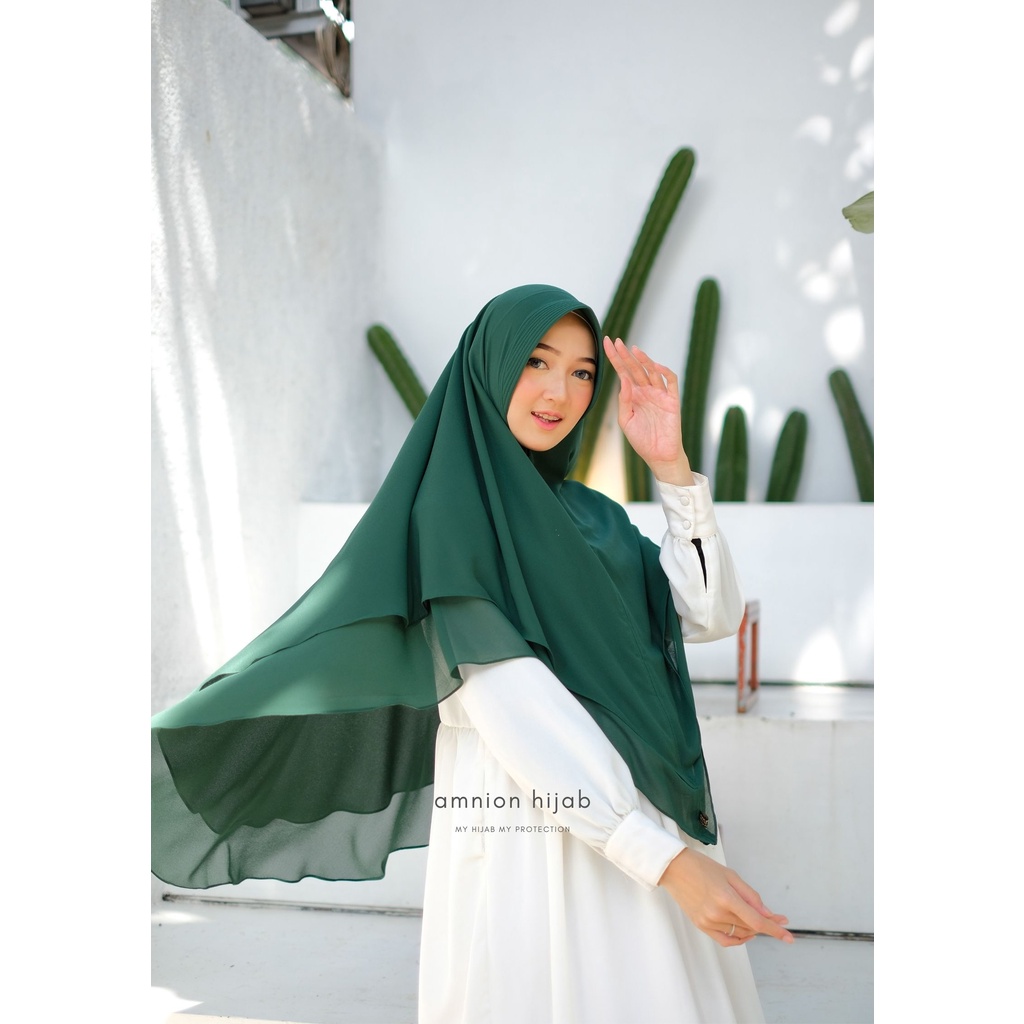 Hijab instan warna hijau botol / Khimar Adeeva by amnion hijab dua layer